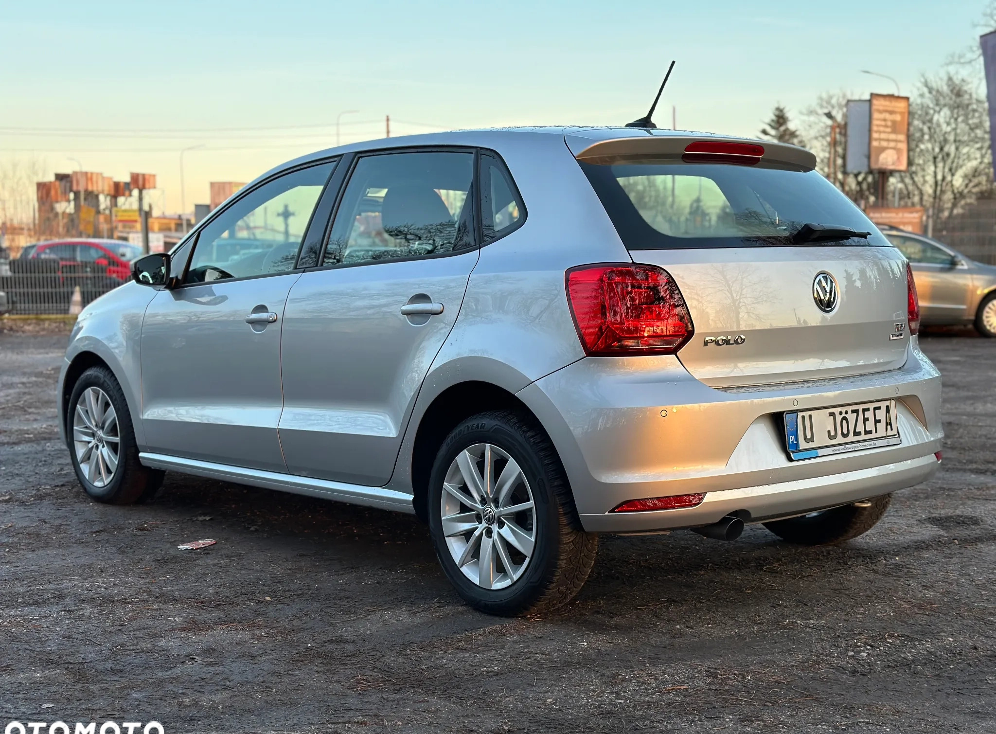 Volkswagen Polo cena 38900 przebieg: 140000, rok produkcji 2017 z Karlino małe 436